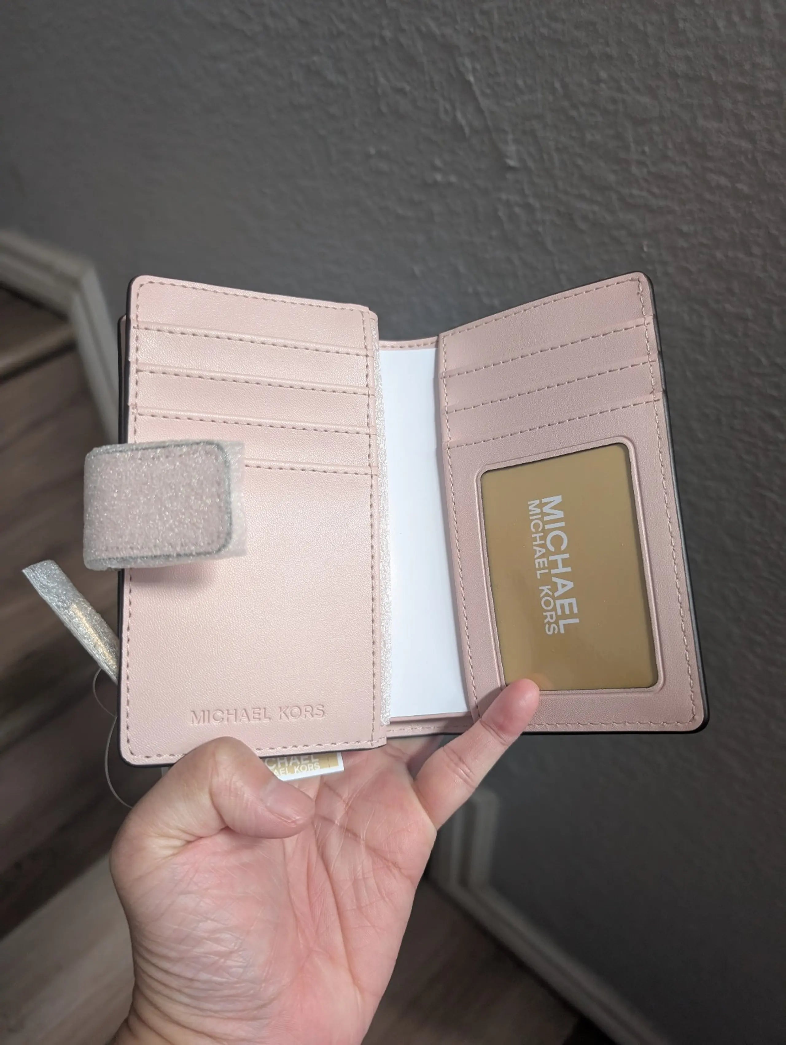 Michael Kors - Medium Signature Logo Wallet