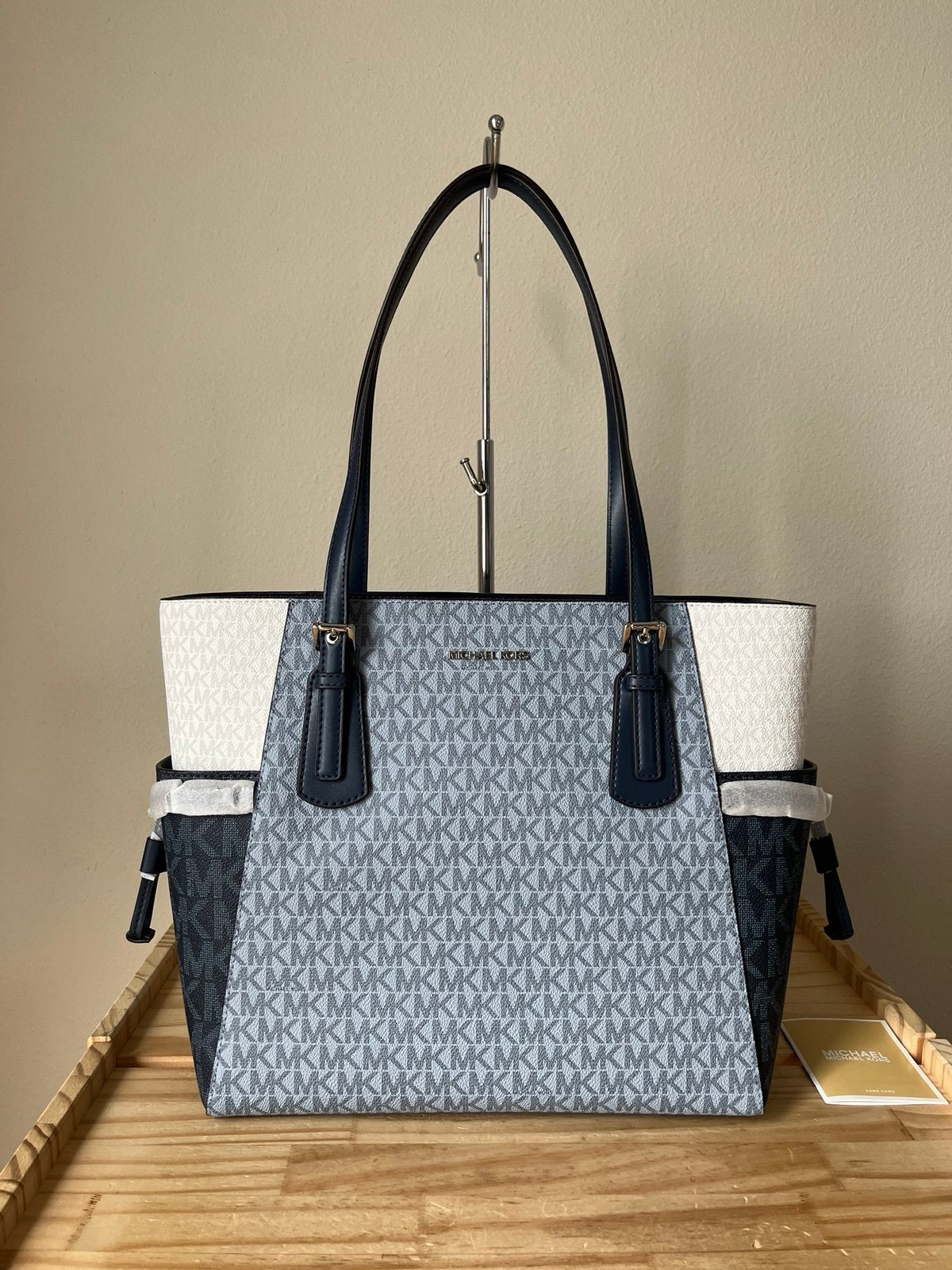 Michael Kors - Voyager Large Color-Block Signature Logo Tote Bag
