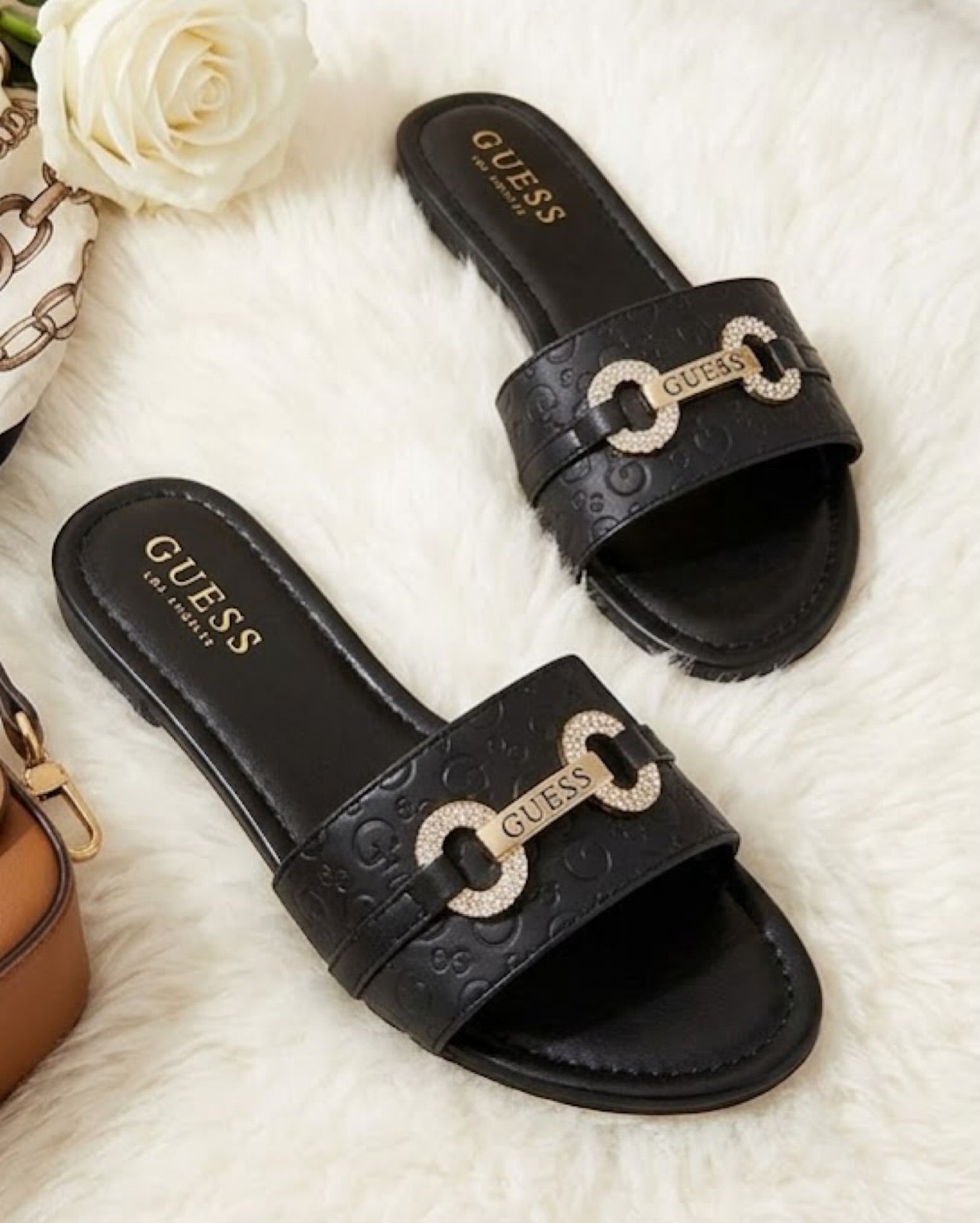 GUESS - Lamera Signature Slides