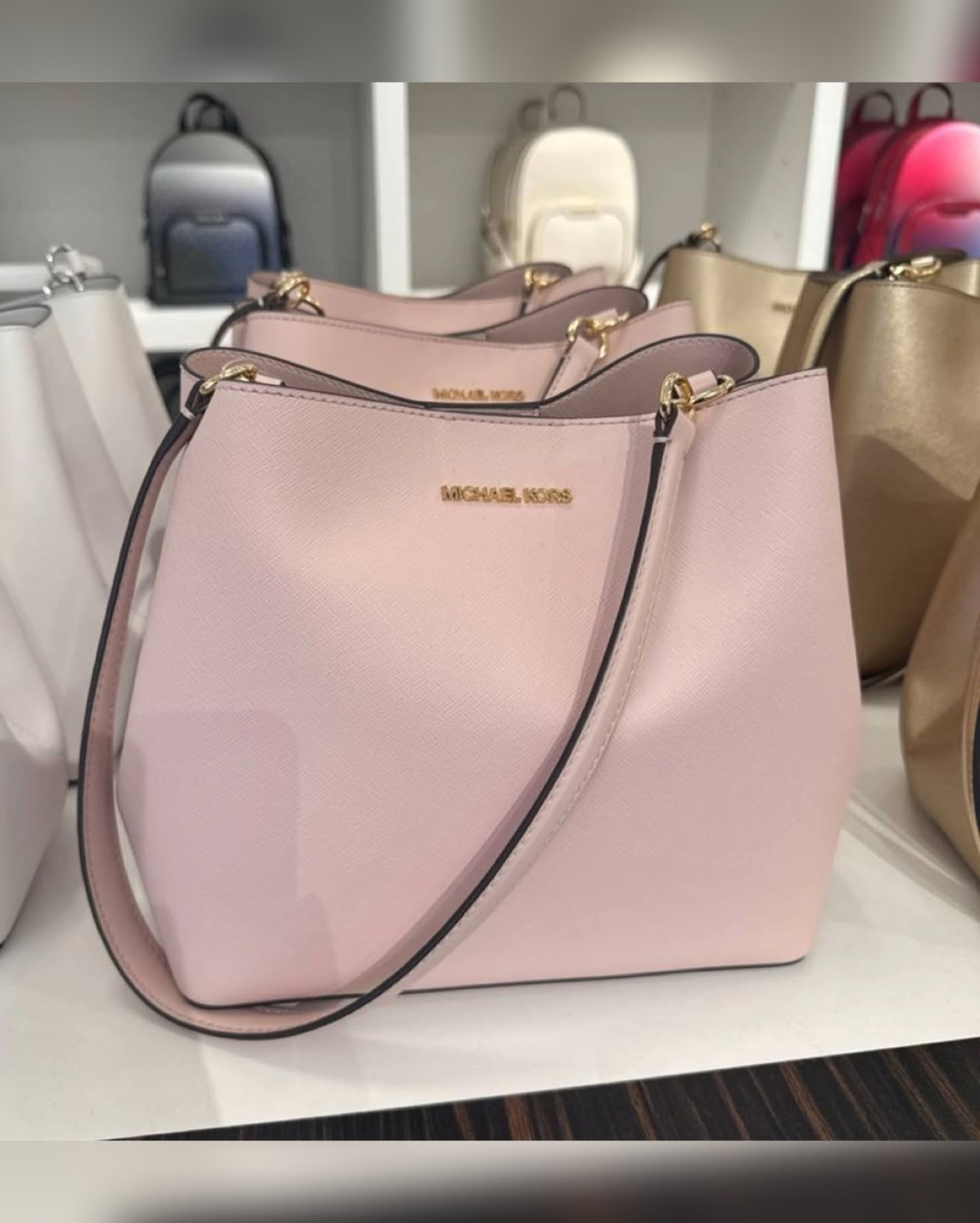 Michael Kors - Pratt Medium Shoulder Bag