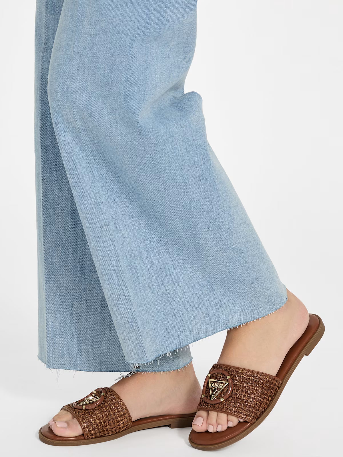 GUESS - Magnify Faux-Leather Slides