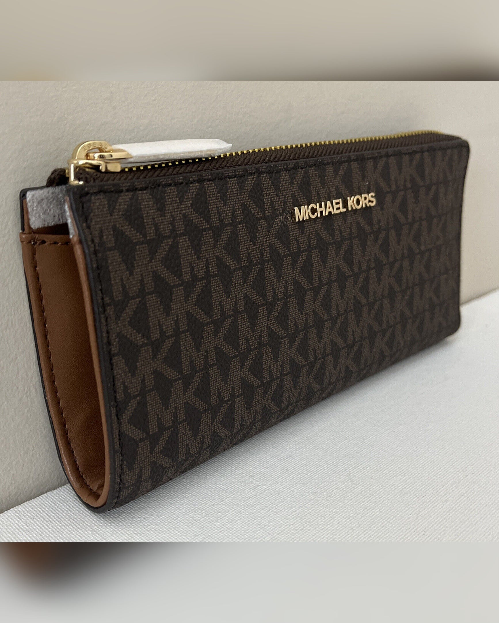 Michael Kors - Large Quater-Zip Wallet
