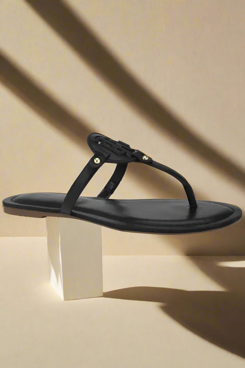 Tommy Hilfiger - Litzy Logo Flat T-Strap Flat Sandals