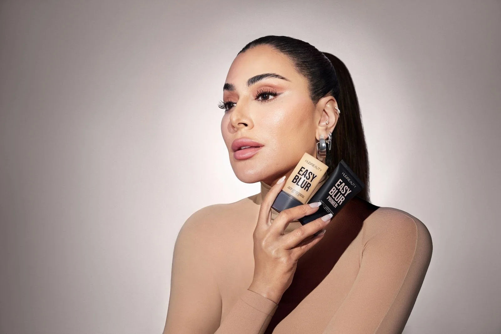 HUDA BEAUTY - Easy Blur Natural Airbrush Foundation with Niacinamide