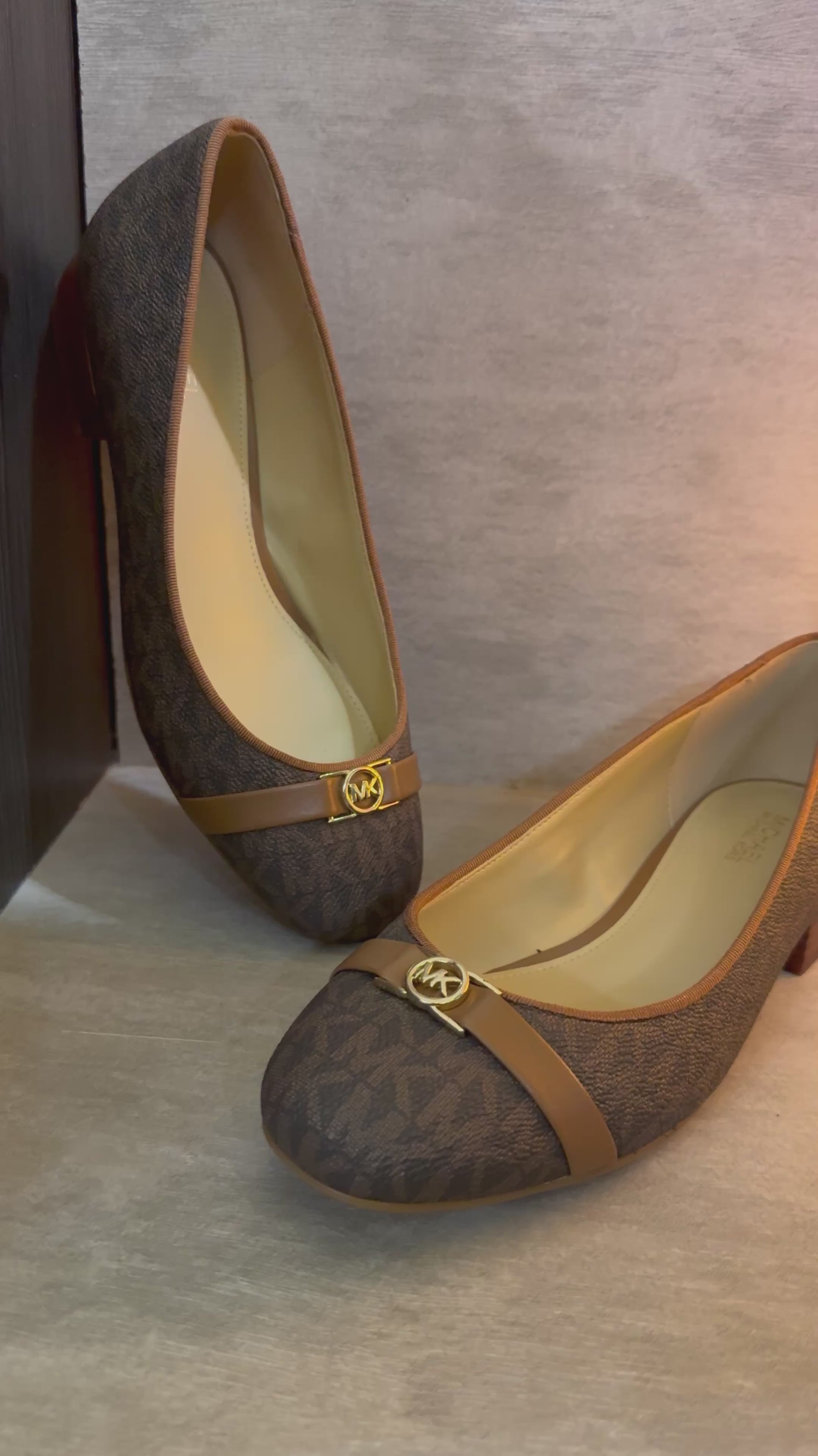 Michael Kors - Mindy Flex Signature Logo Heeled Pumps