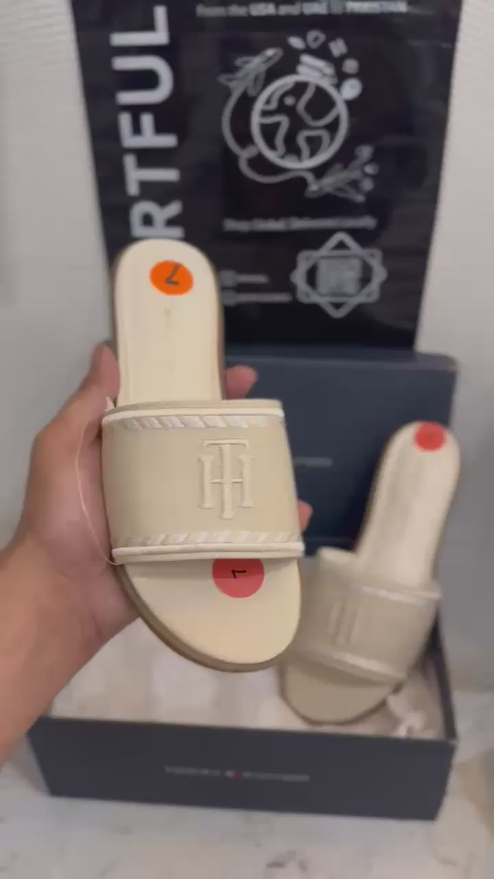 Tommy Hilfiger - Pezley Slide Sandals